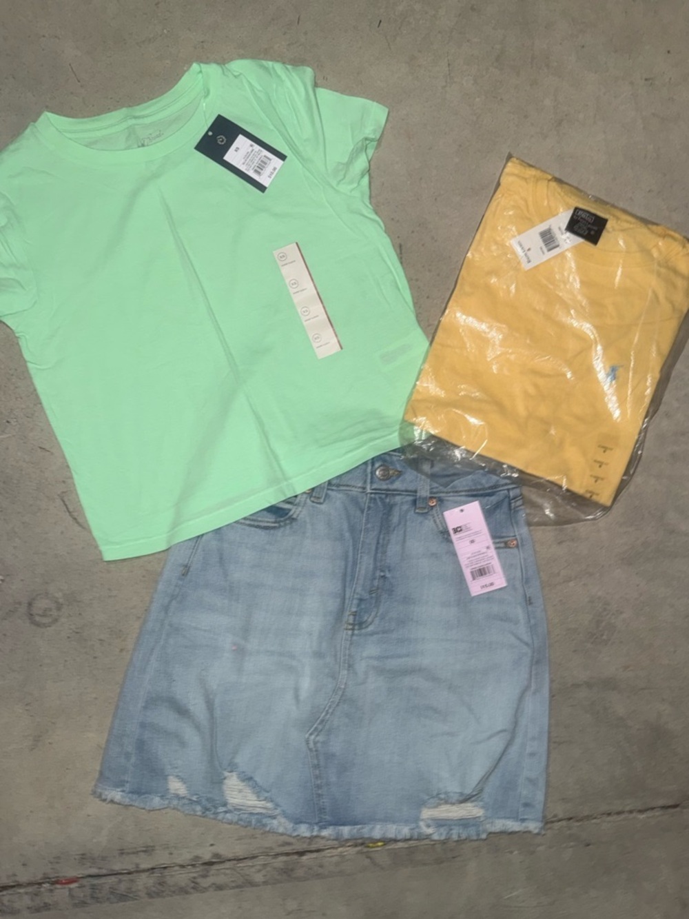 NWT Bundle Small Polo Tee, XS Universal Thread Green Crop Tee & Skirt Varies